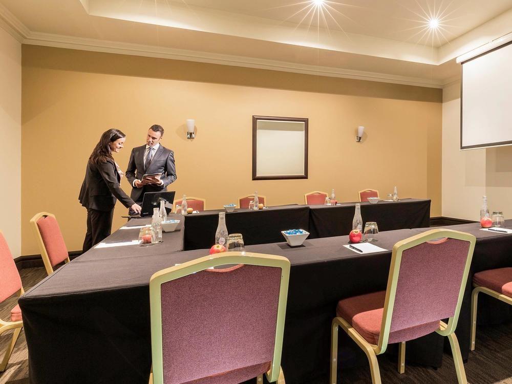 Visy Dior Hotel Baulkham Hills Bagian luar foto