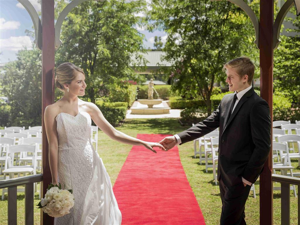 Visy Dior Hotel Baulkham Hills Bagian luar foto