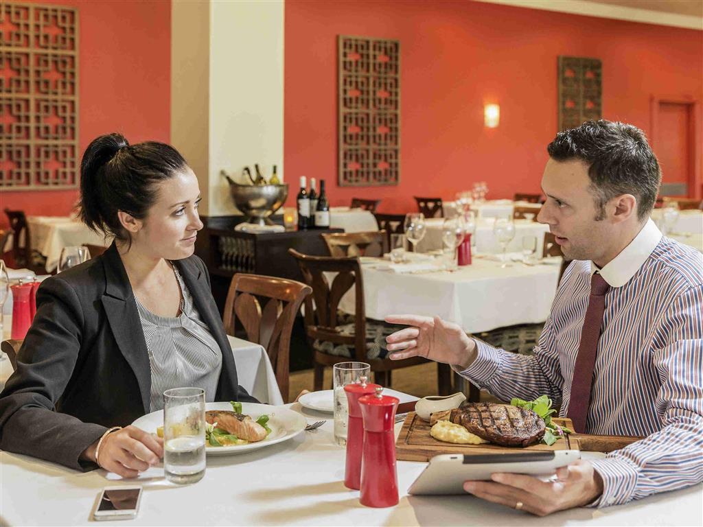 Visy Dior Hotel Baulkham Hills Bagian luar foto