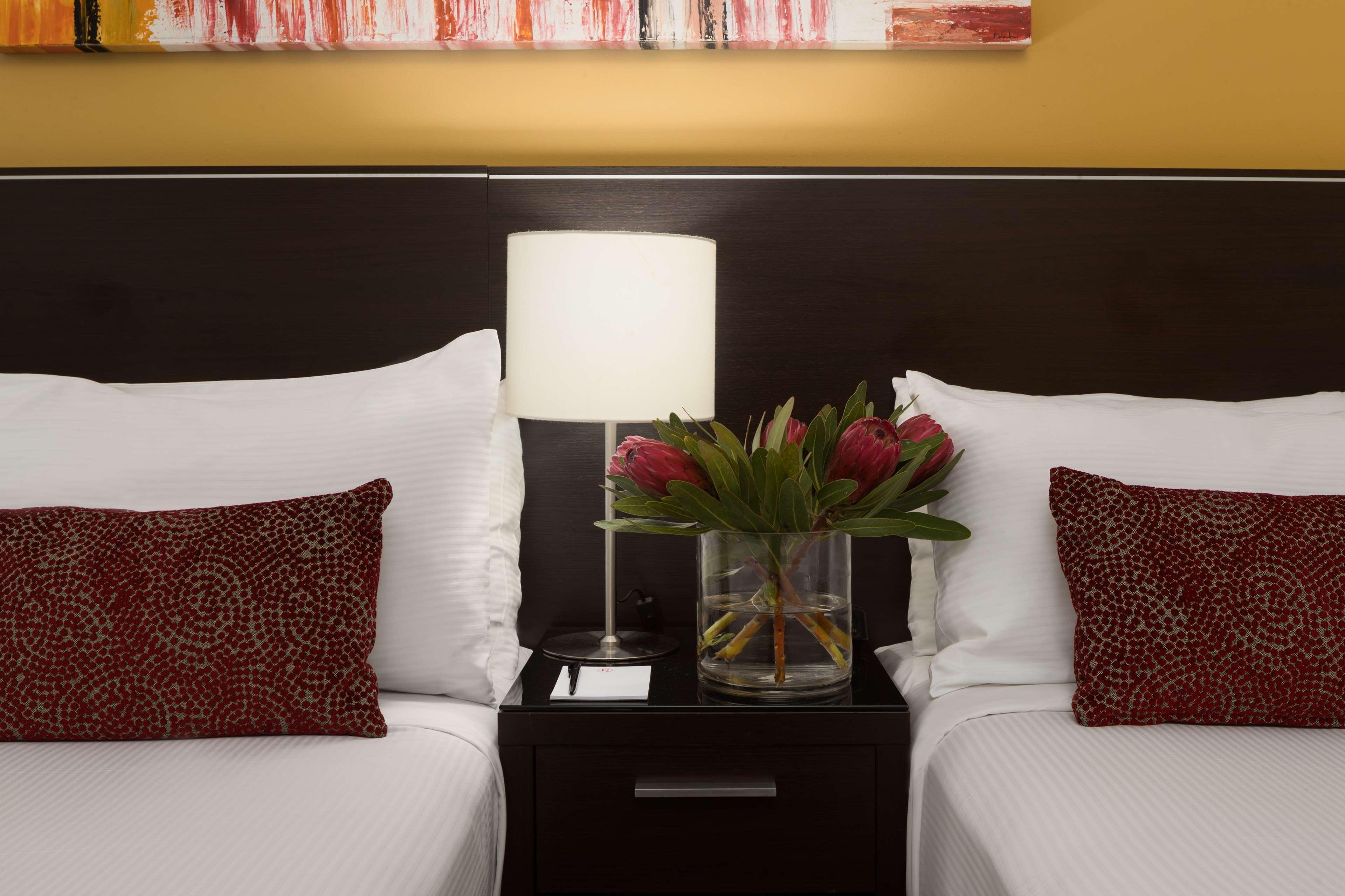 Visy Dior Hotel Baulkham Hills Bagian luar foto