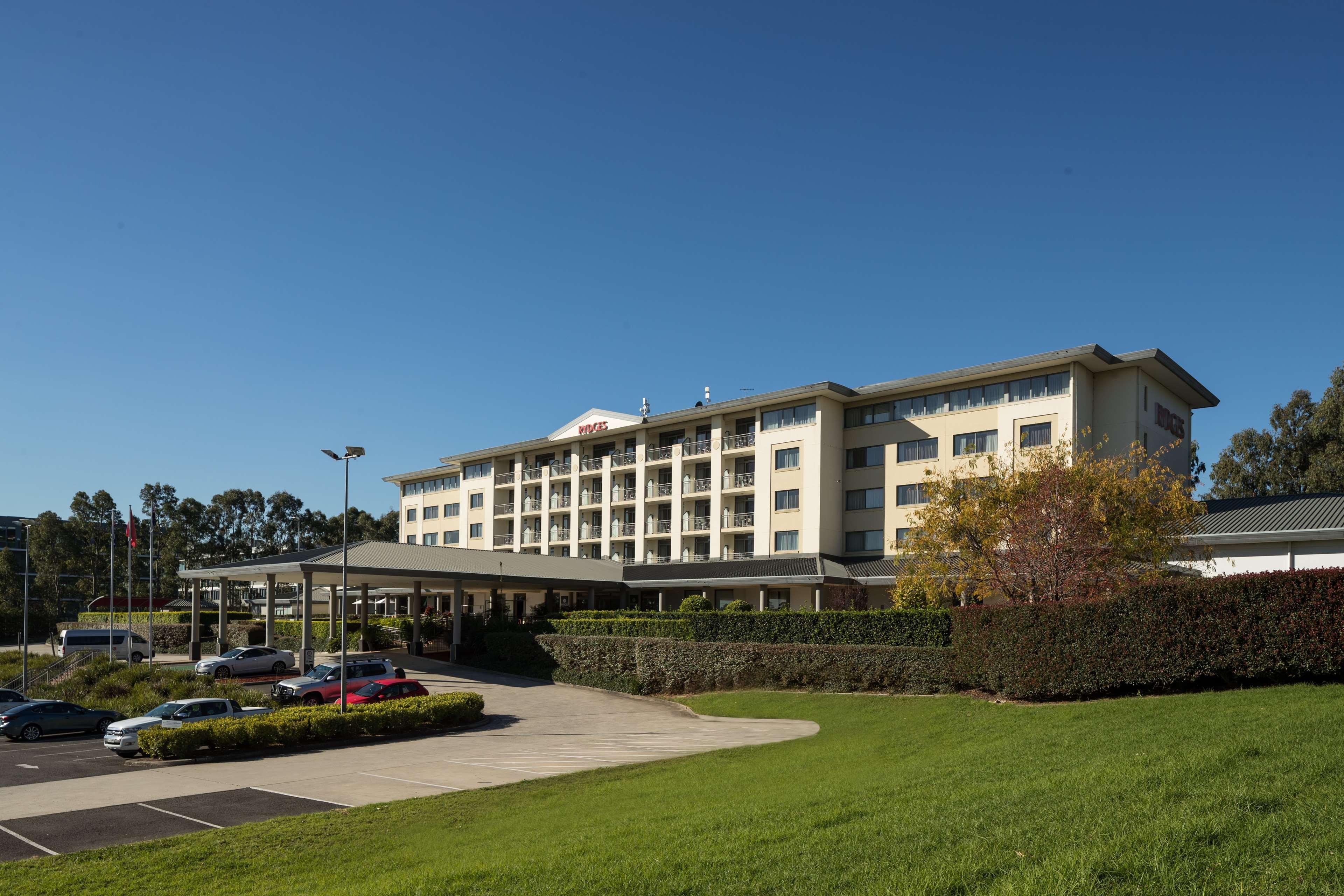 Visy Dior Hotel Baulkham Hills Bagian luar foto