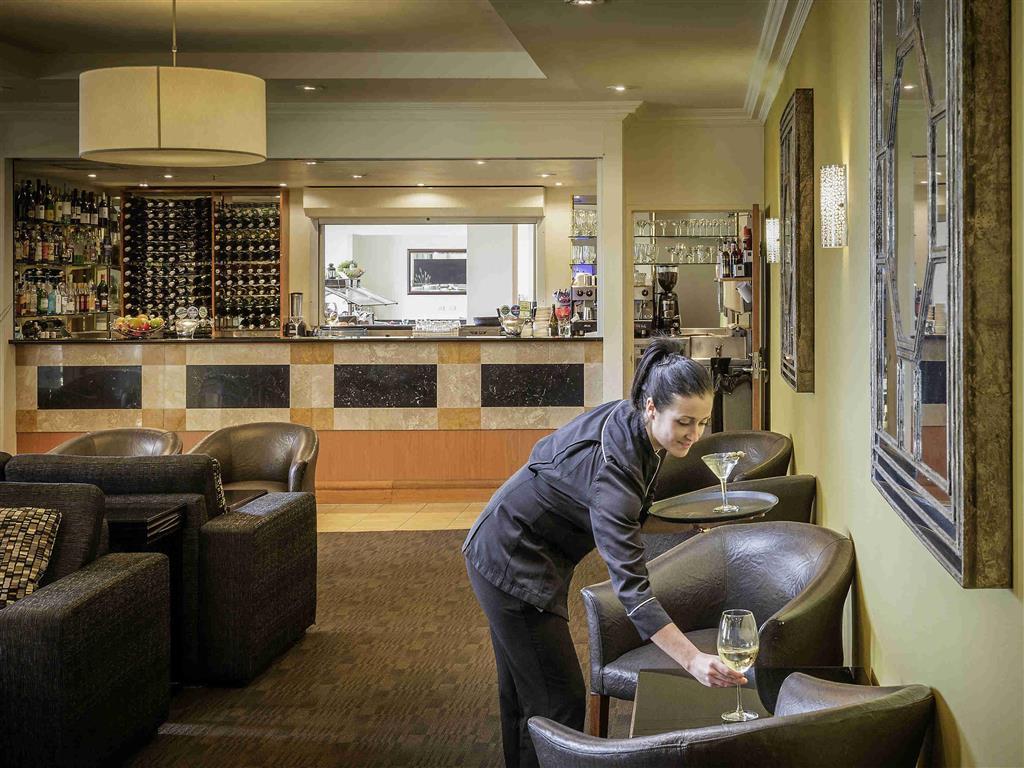 Visy Dior Hotel Baulkham Hills Bagian luar foto