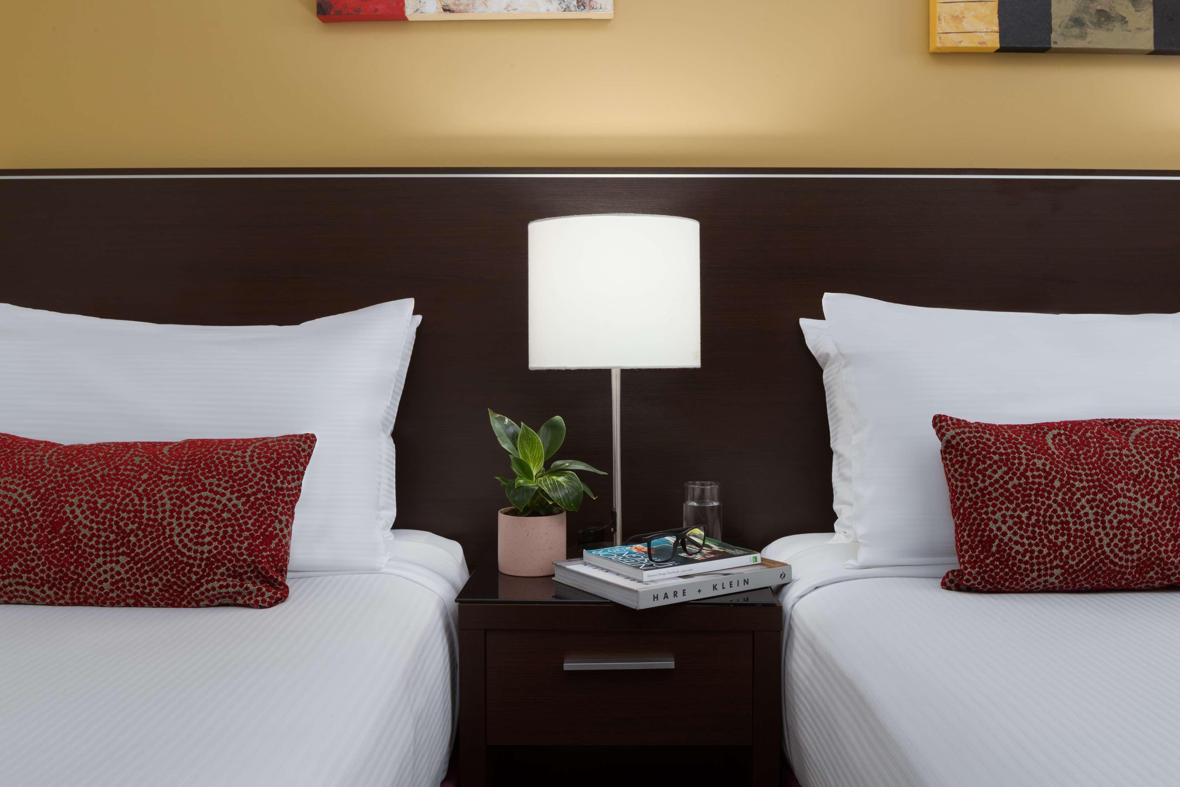 Visy Dior Hotel Baulkham Hills Bagian luar foto