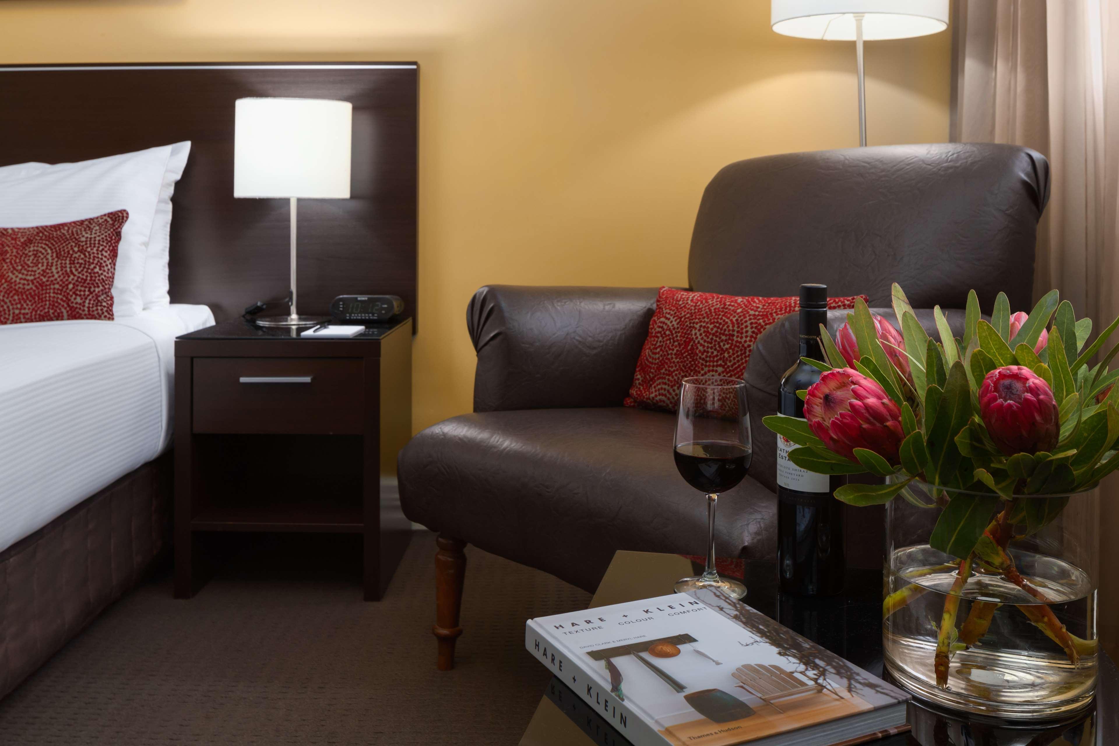 Visy Dior Hotel Baulkham Hills Bagian luar foto