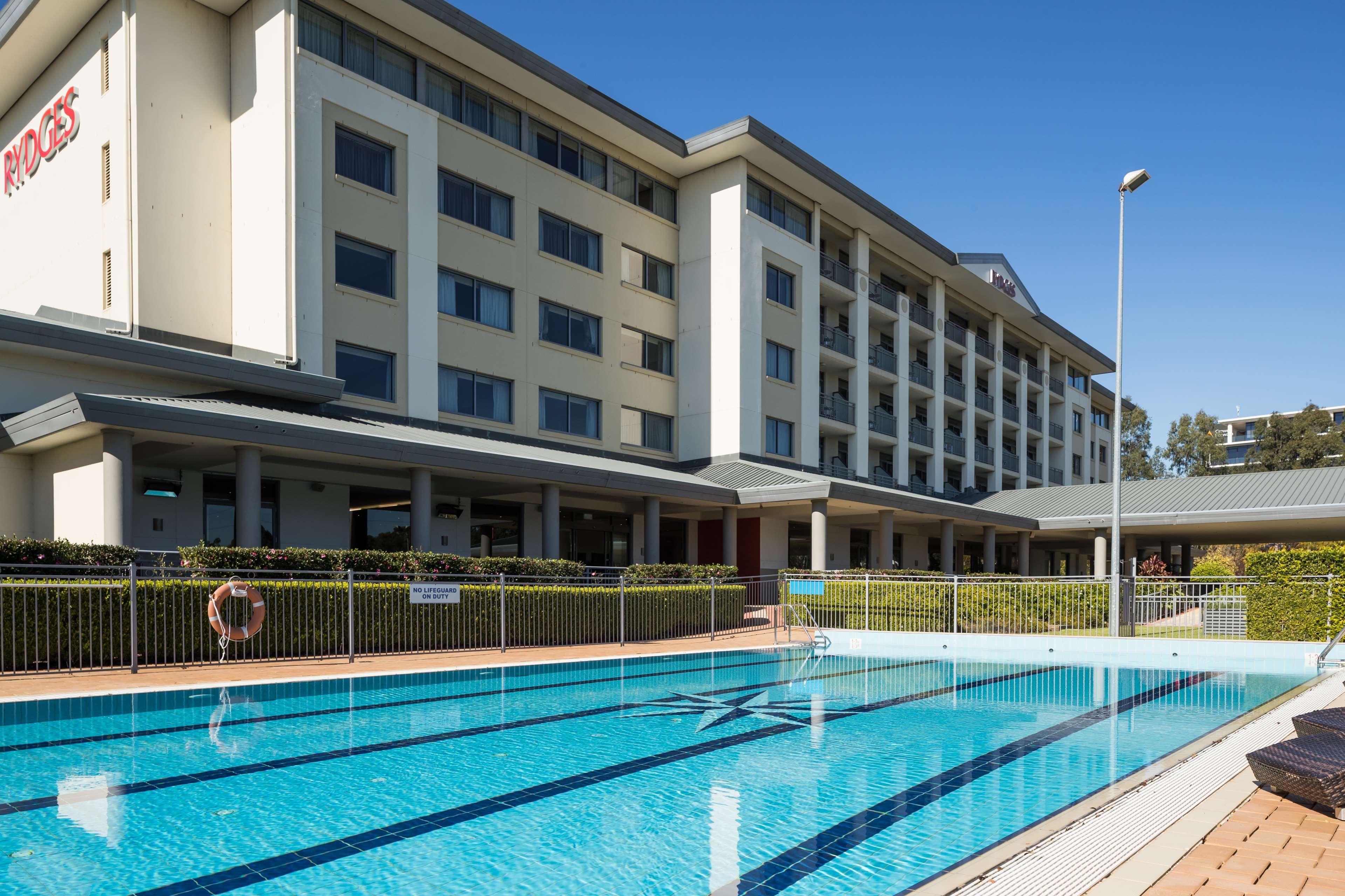 Visy Dior Hotel Baulkham Hills Bagian luar foto