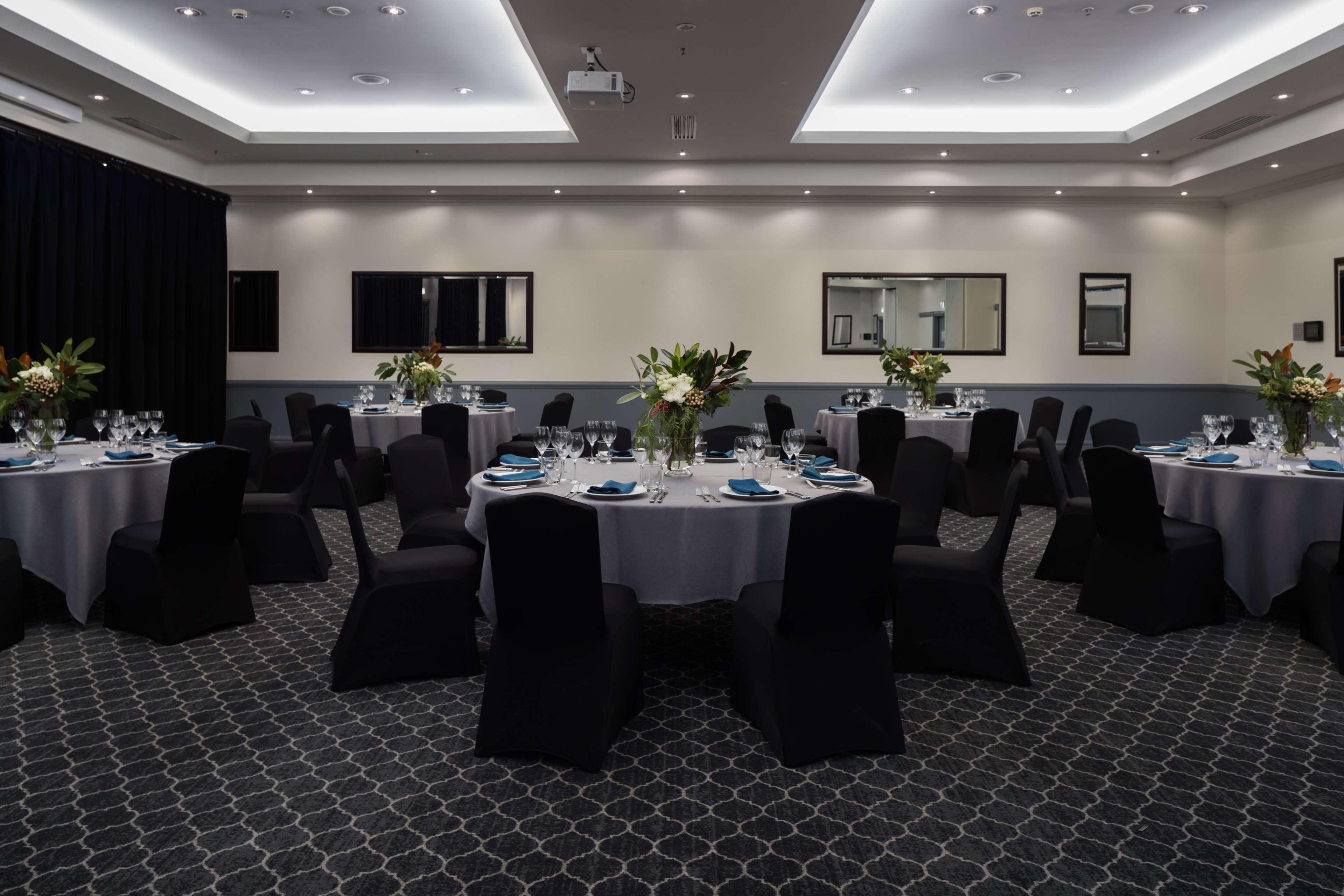 Visy Dior Hotel Baulkham Hills Bagian luar foto