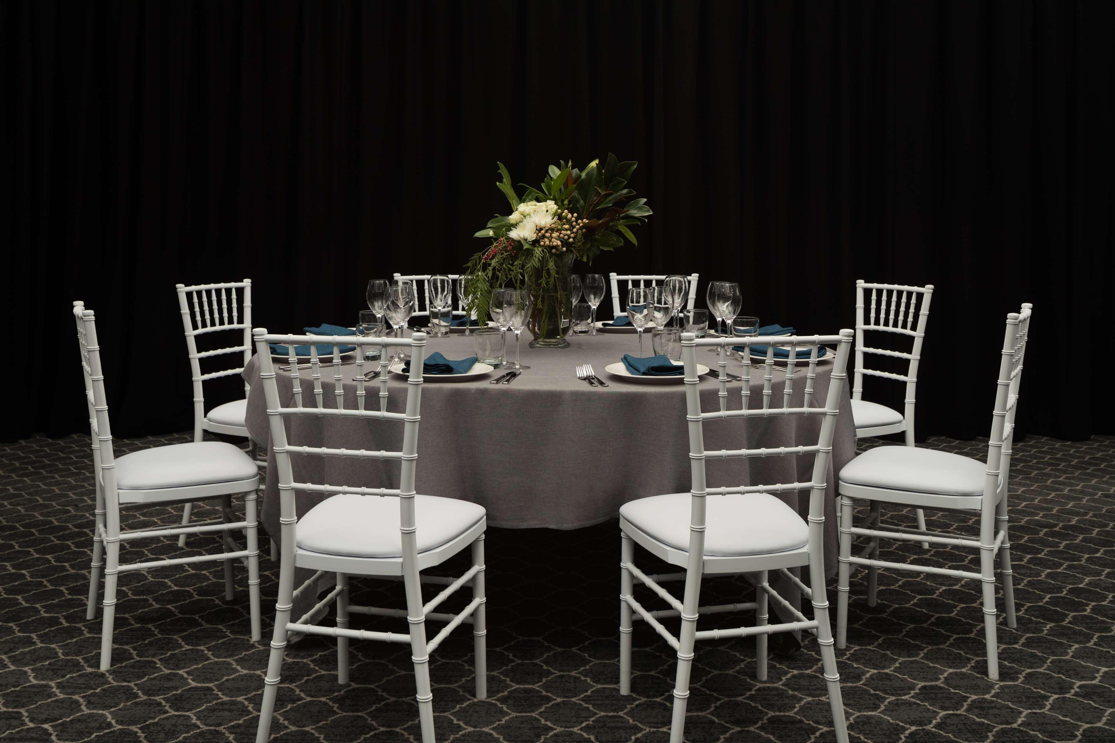 Visy Dior Hotel Baulkham Hills Bagian luar foto