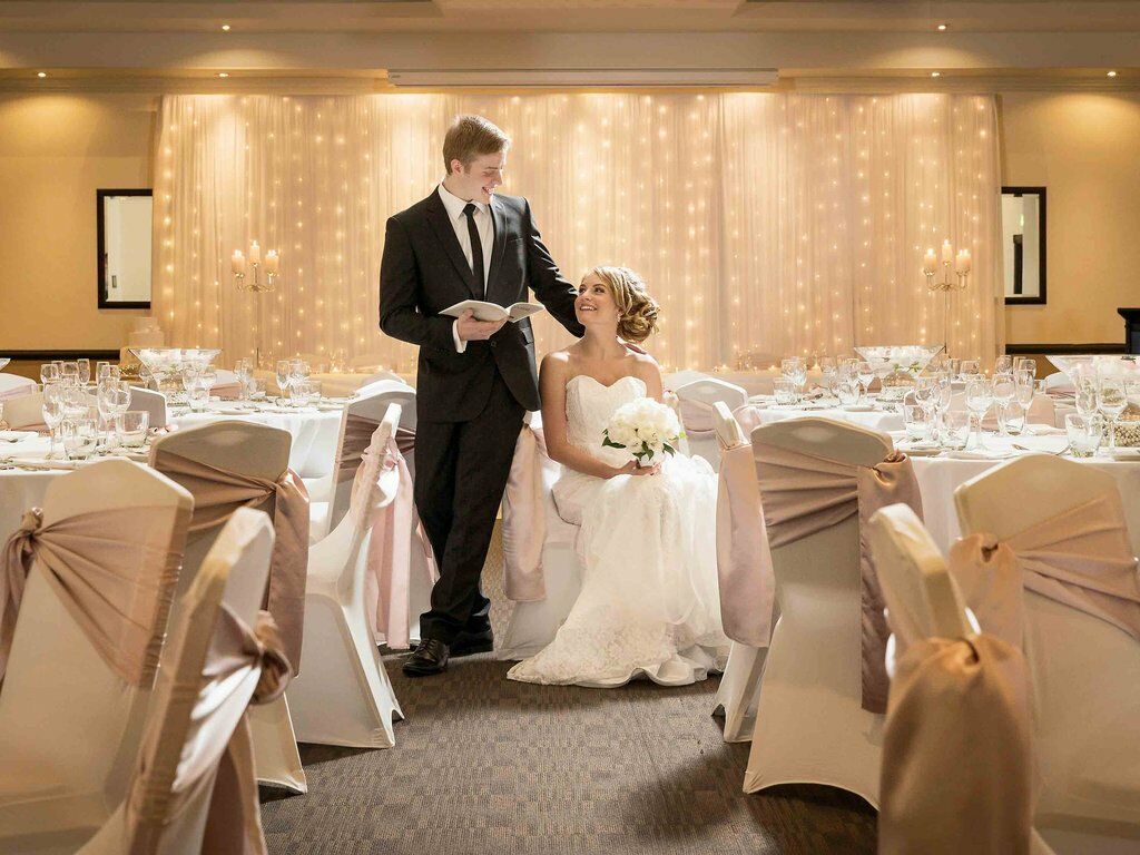 Visy Dior Hotel Baulkham Hills Bagian luar foto